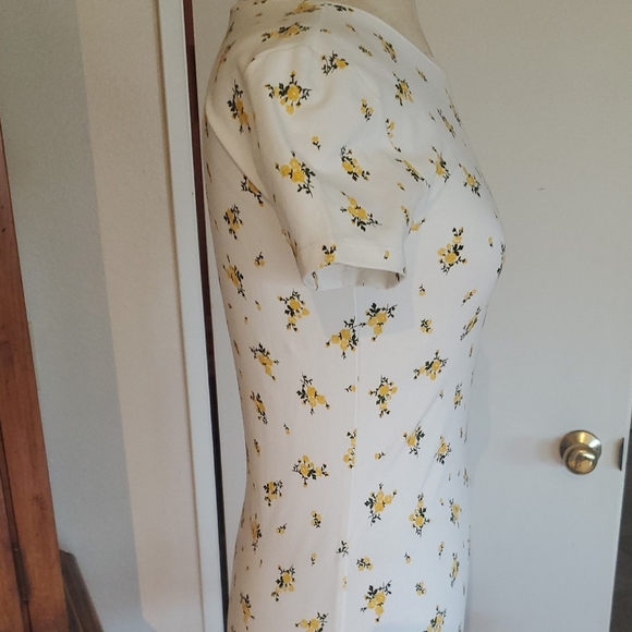 Forever 21 White Sheath Mini Dress with Crew Neck - Picture 4 of 8